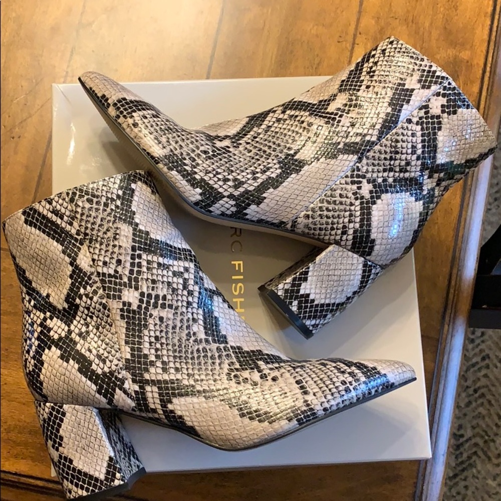 Marc Fisher's Retire booties size 8